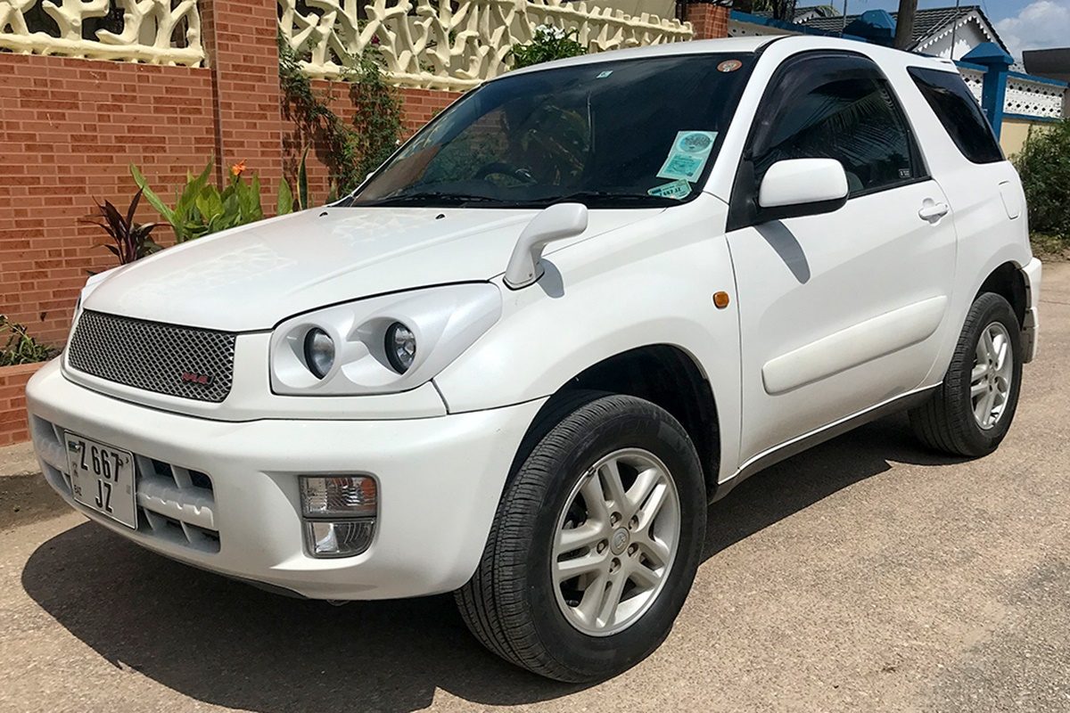 Toyota-RAV4-3-Doors